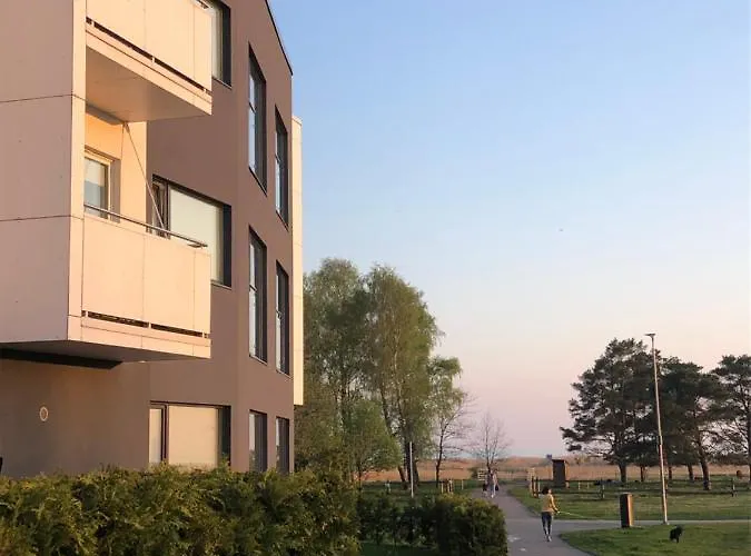 Modern One Bedroom Flat With Sunset Views, Self Check-in פארנו