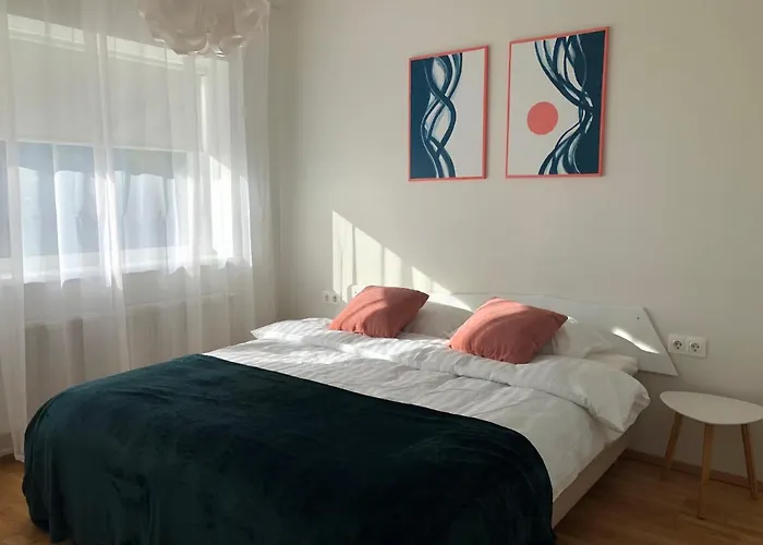 Apartment Modern One Bedroom Flat With Sunset Views, Self Check-in *